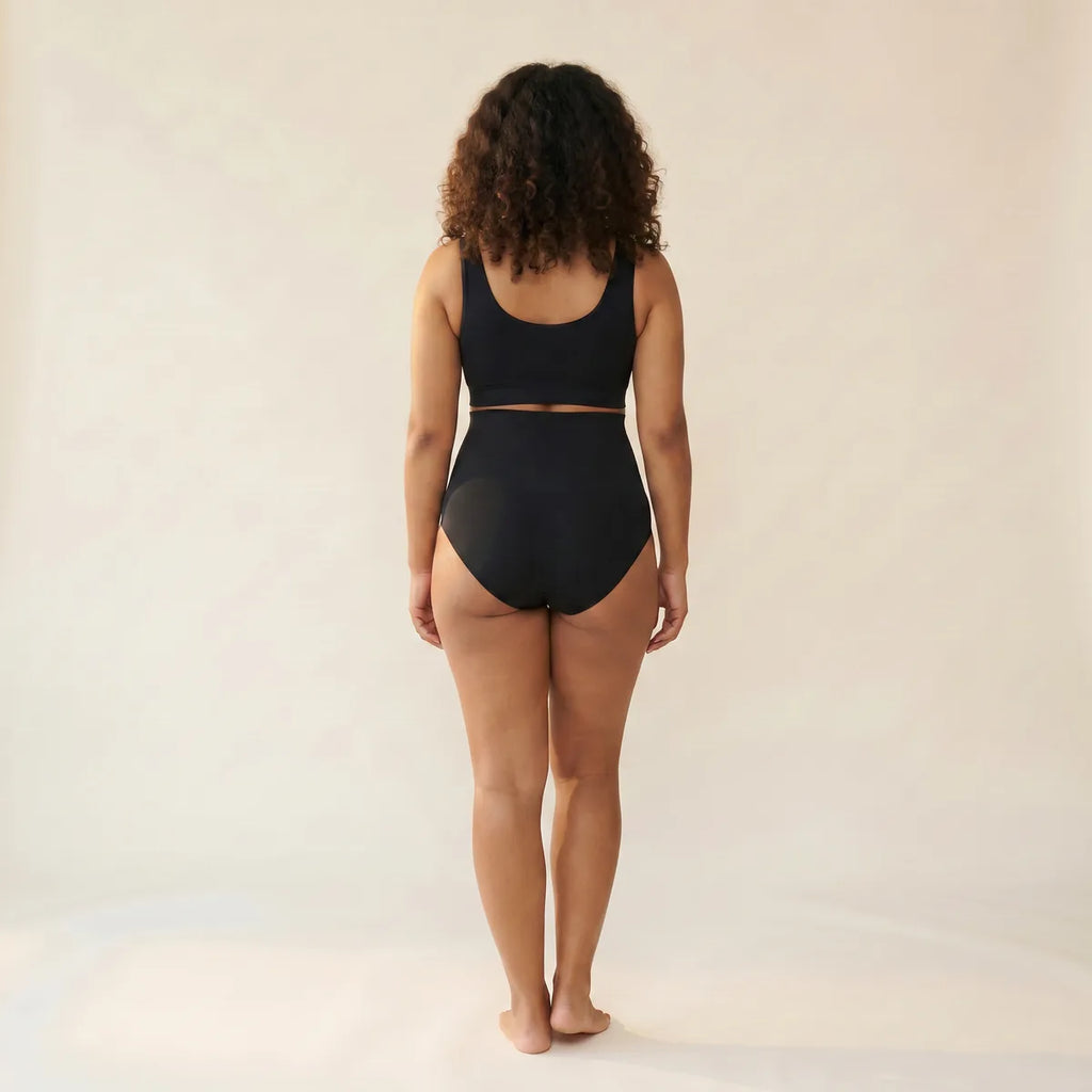 Culotte gainante taille haute noir, vue de dos taille extra-haute