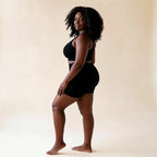 Shorty gainant noir, vue de profil
