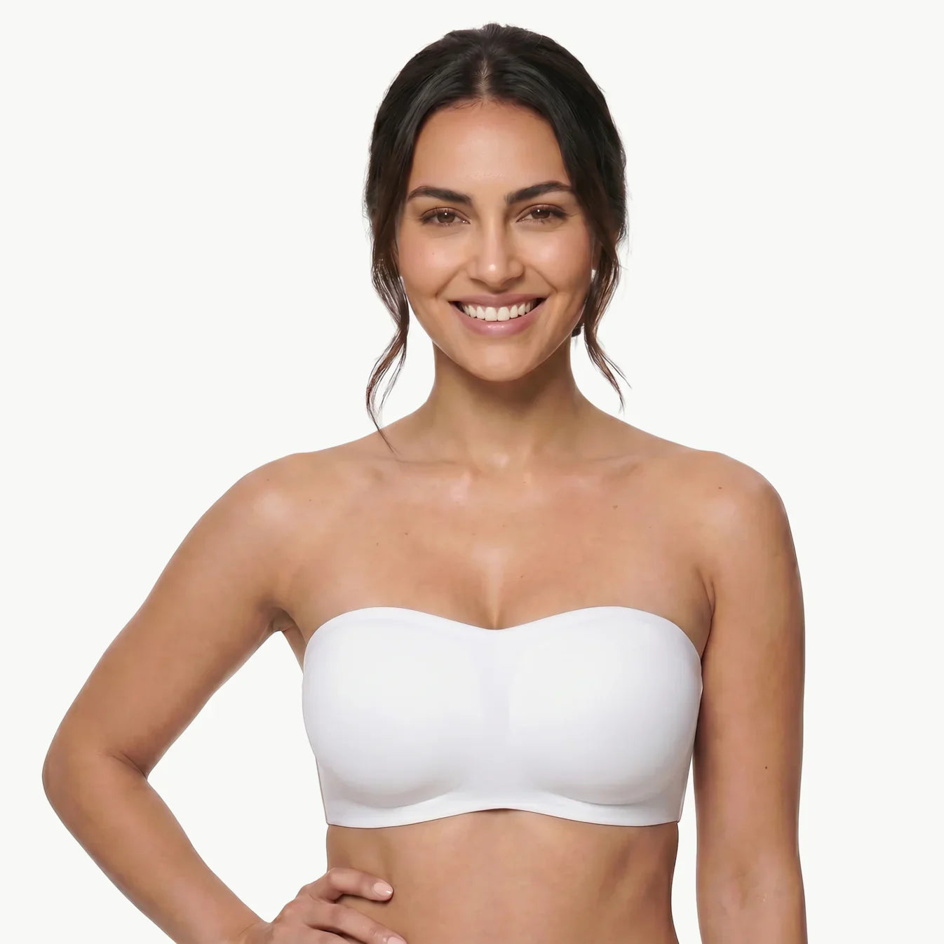 Soutien-gorge invisible sans bretelles blanc porté de face